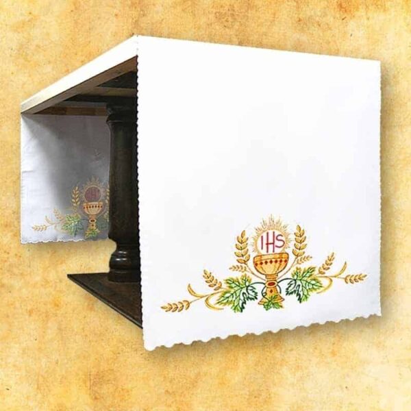 Obrus haftowany po bokach "z Kielichem"