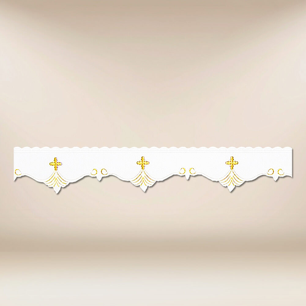 Pizzo ricamato con delicato ricamo dorato