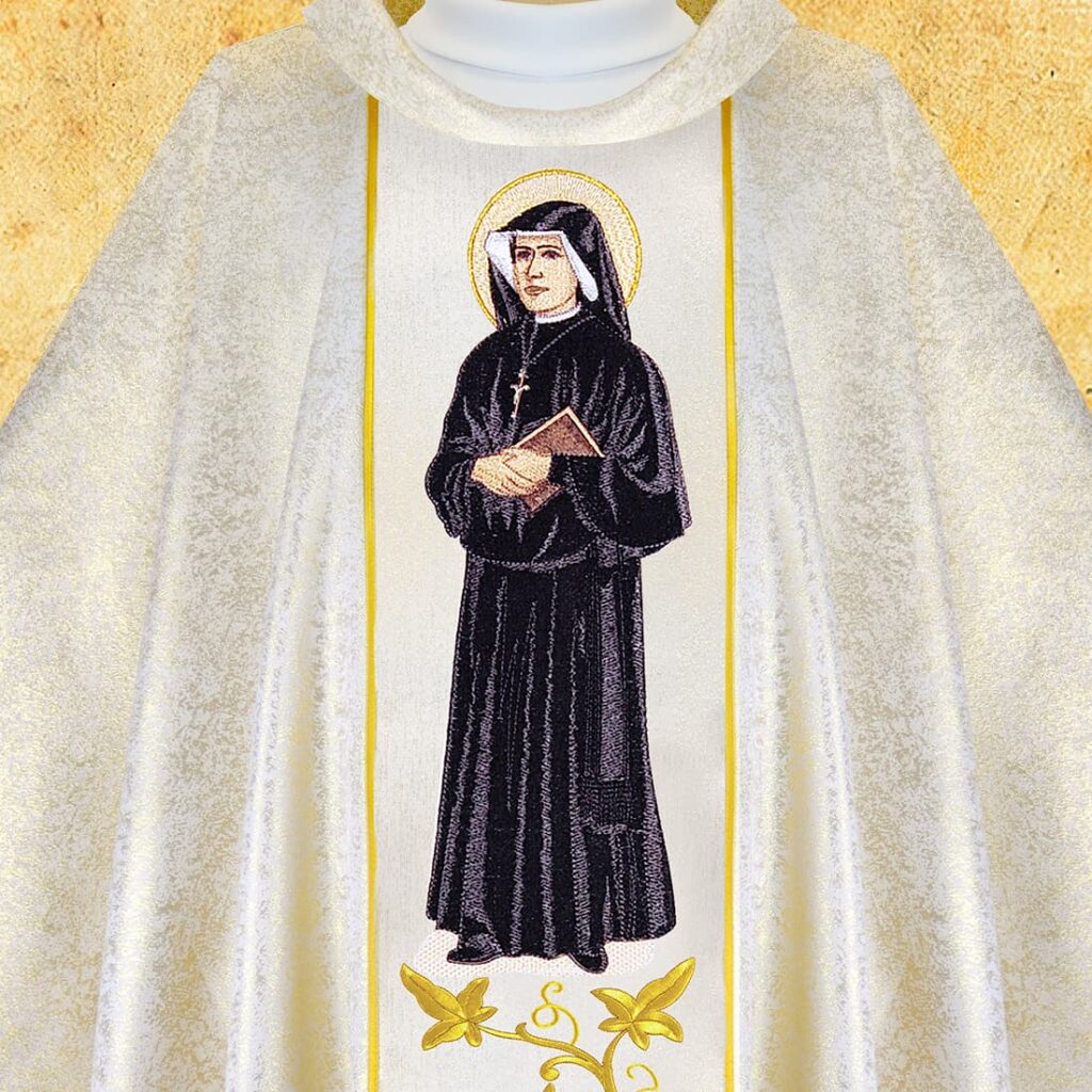 Casula ricamata San Faustina