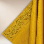 Piviale ricamato oro IHS