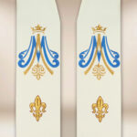 Stola ricamata ecru Mariana