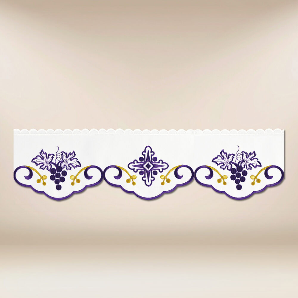 Pizzo ricamato con ricamo viola