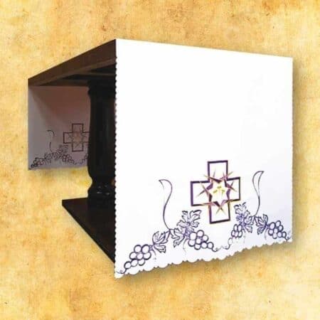 Obrus Haftowany Po Bokach "Krzyże
 Z Cierniami"