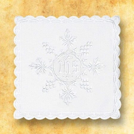 Palka haftowana biała nr 7