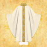 Casula liturgica ricamata ecru