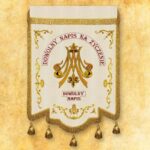 Chorągiew Haftowana Królowa Różańca