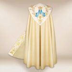 Piviale ricamato mariano