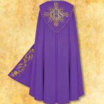 Piviale ricamato IHS viola