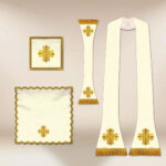 Casula romana ecru ricamata