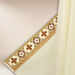 Piviale ricamato con il simbolo dell'Agnello