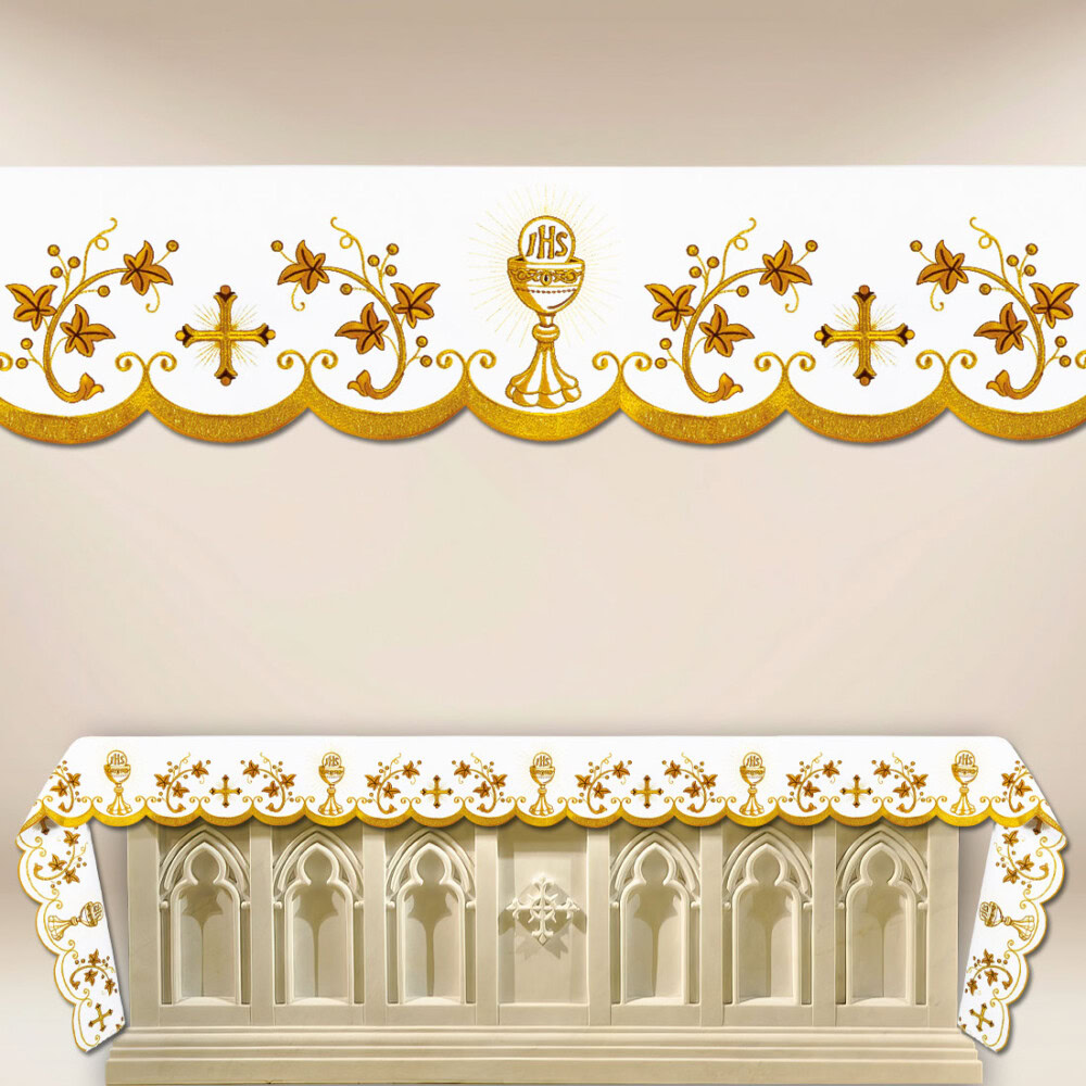 Tovaglia ricamata con un bellissimo ricamo dorato del calice.