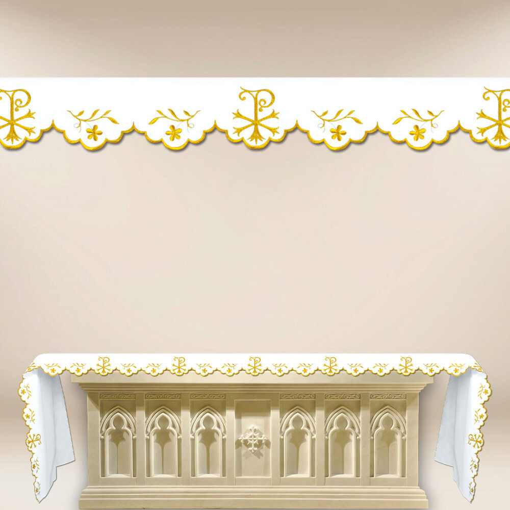 Tovaglia con delicata ricamo dorato