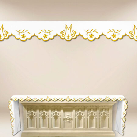 Tovaglia con delicata ricamo mariano dorato