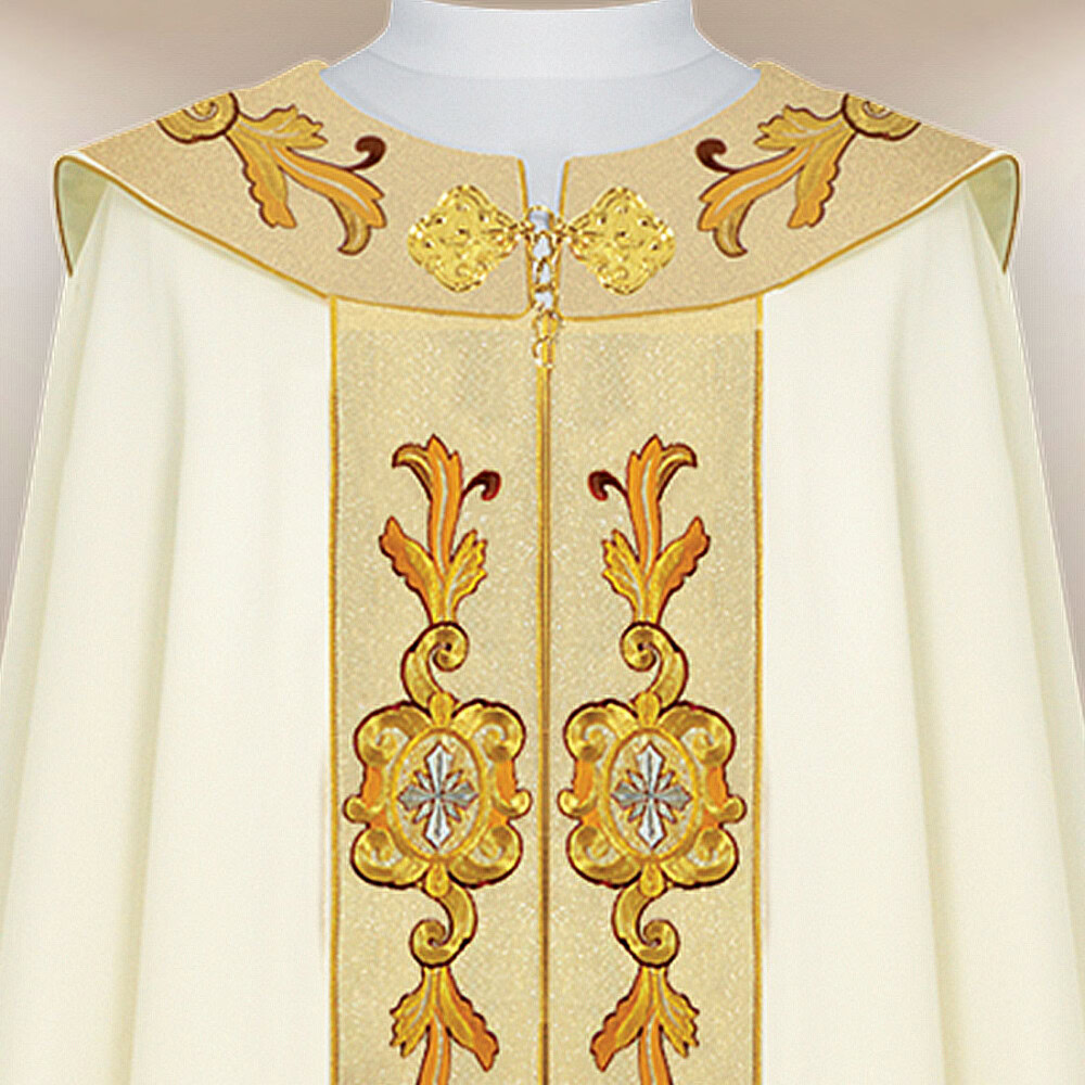 Piviale liturgico ricamato