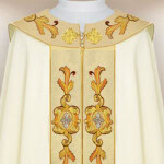 Piviale liturgico ricamato
