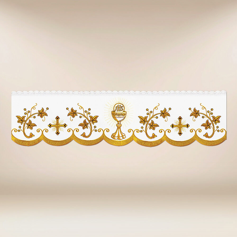 Pizzo ricamato con delicato ricamo dorato