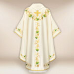 Casula liturgica ricamata con croce e grappoli d'uva