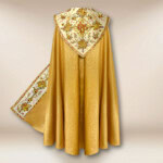 Piviale ricamato in oro