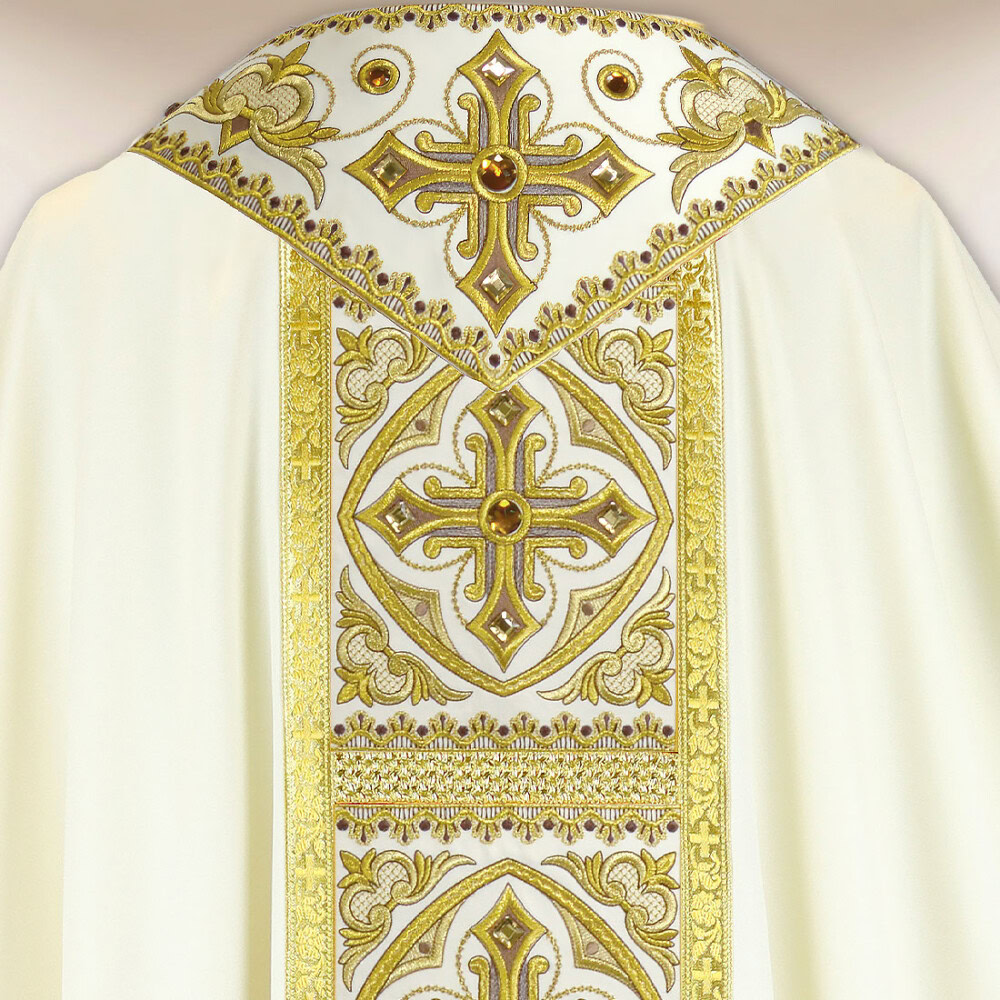 Casula ricamata ecru con croci
