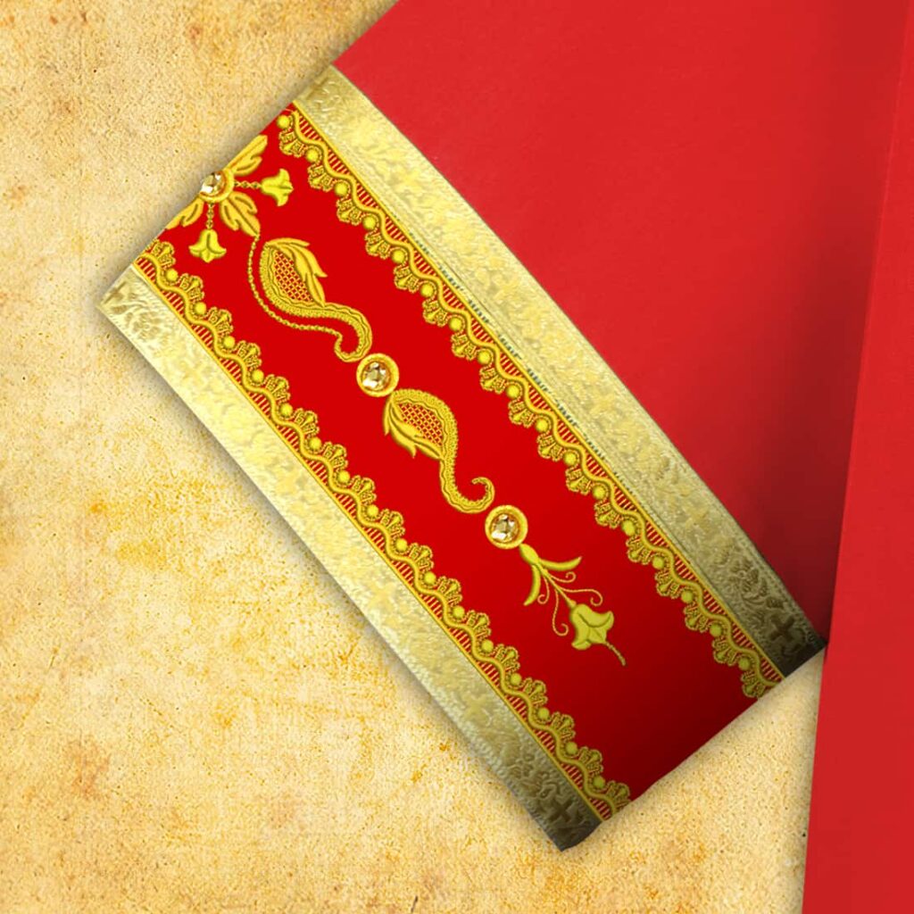 Dalmatica liturgica rossa ricamata