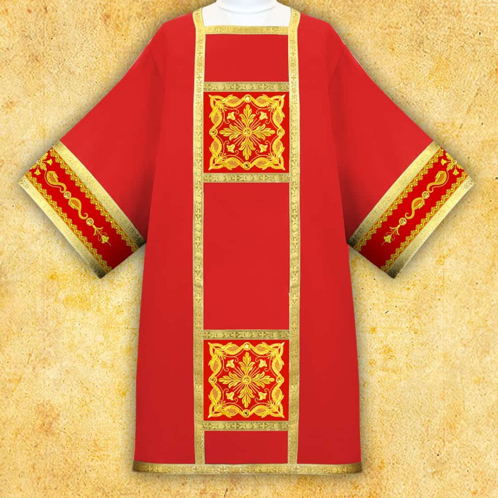 Dalmatica liturgica rossa ricamata
