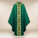 Casula verde ricamata