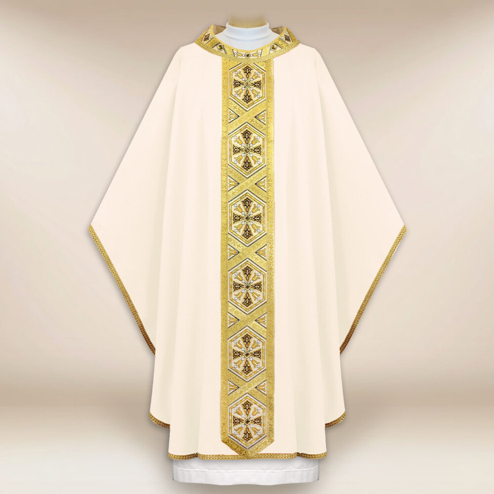 Casula ricamata ecru con croci