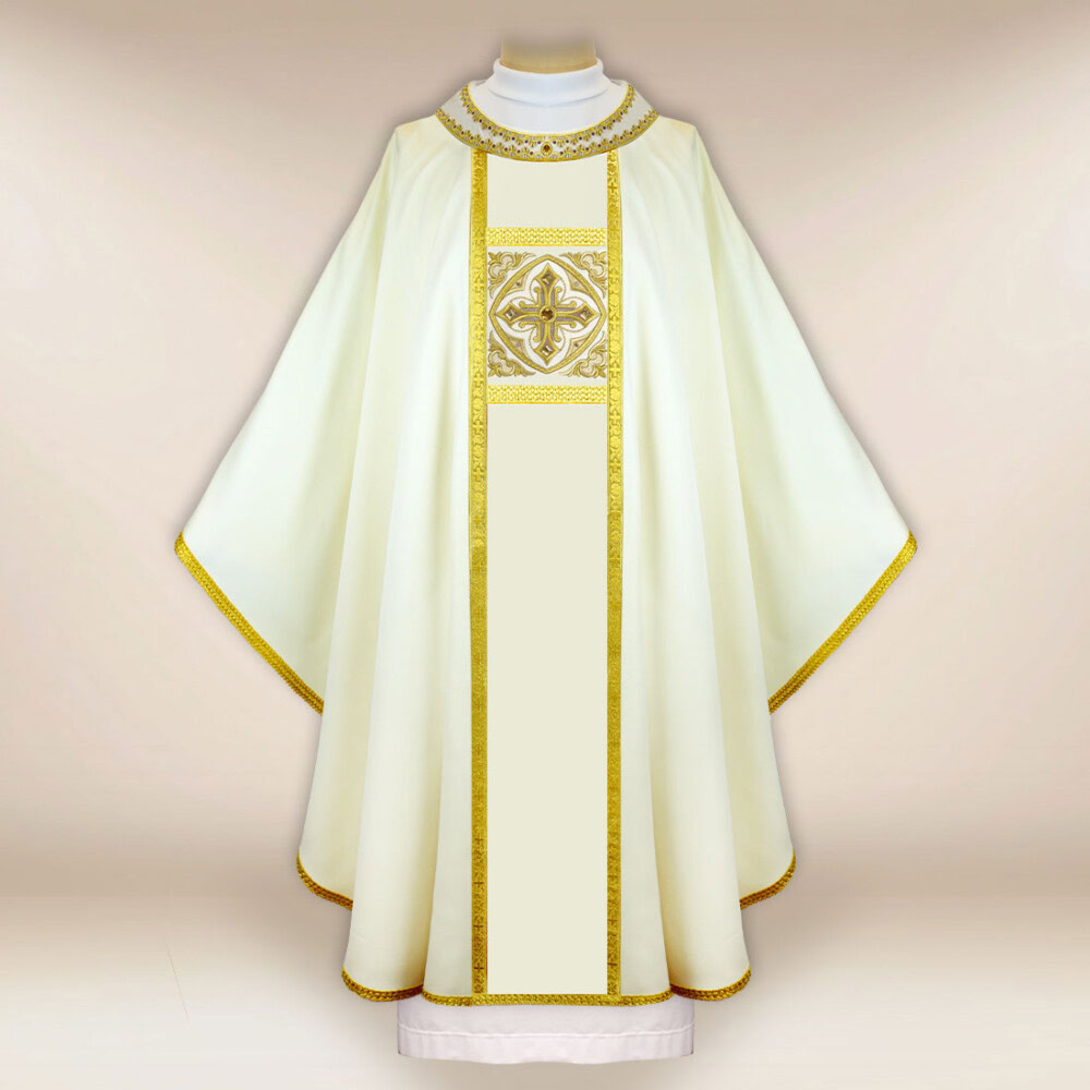 Casula ricamata ecru con croce