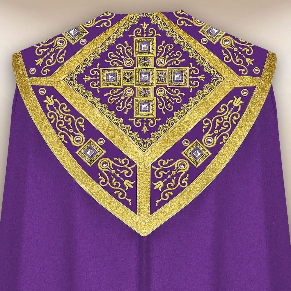 Piviale viola ricamata con croci