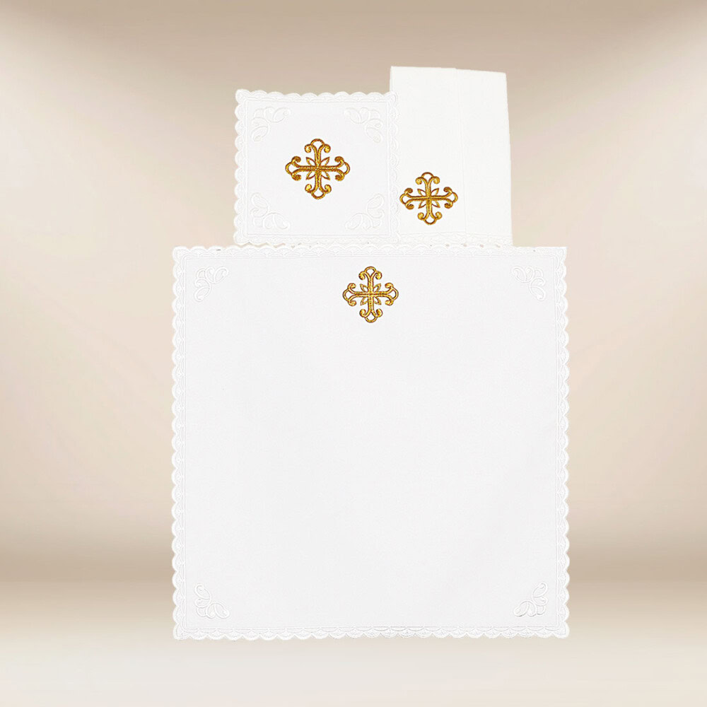 Servizio da messa ricamato