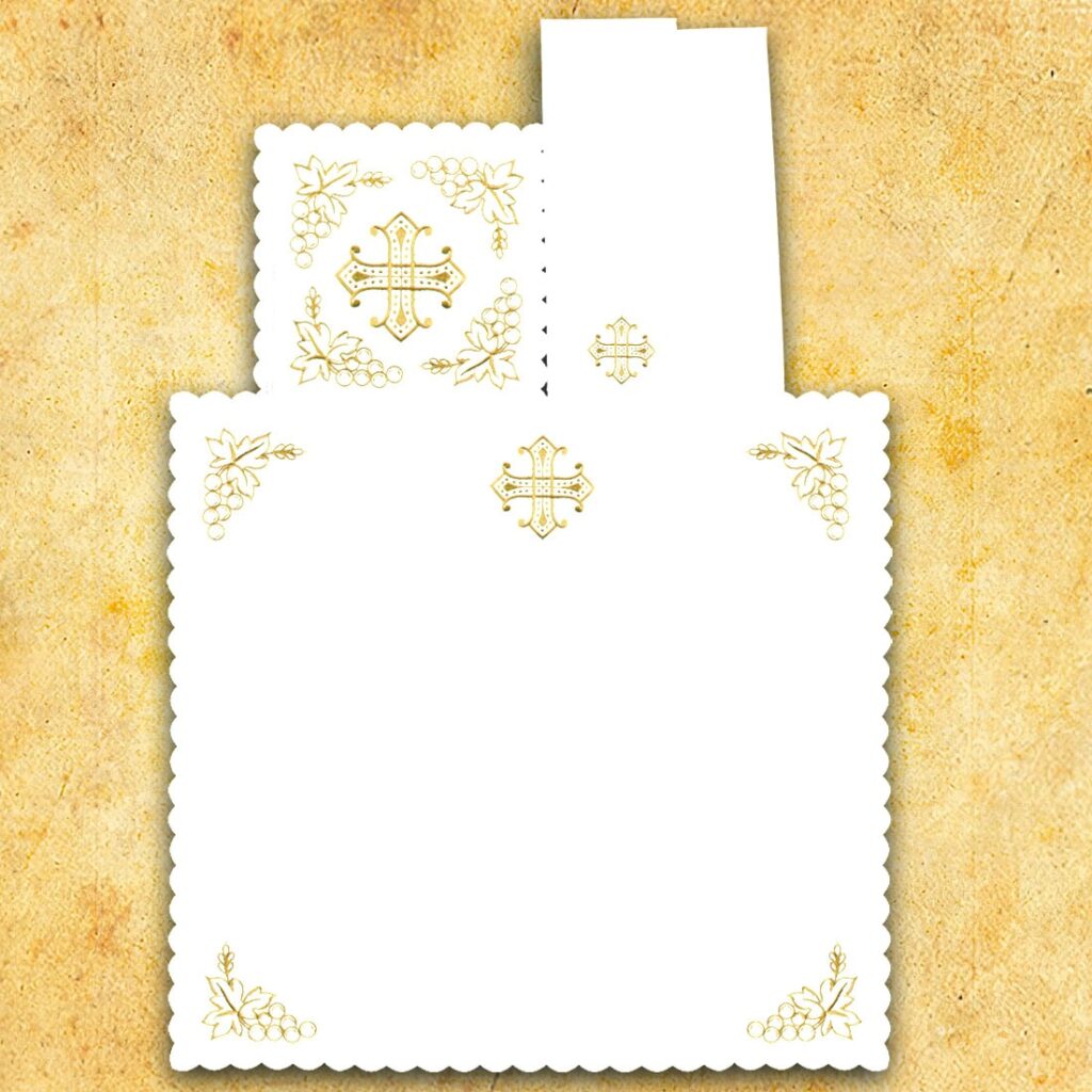 Servizio da messa ricamato con croce