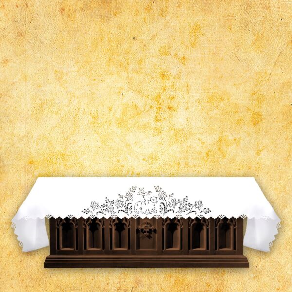 Ażurowy obrus na ołtarz do kościoła "z barankiem"