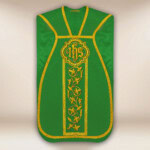 Casula romana ricamata verde