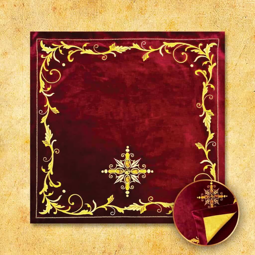 Esclusivo velo per il calice bordeaux