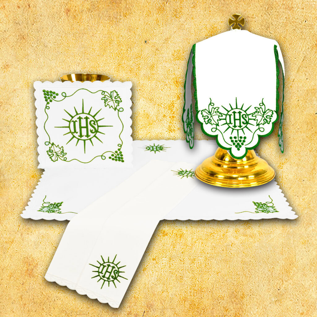 Completo da messa verde