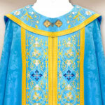 Piviale Mariano ricamato blu