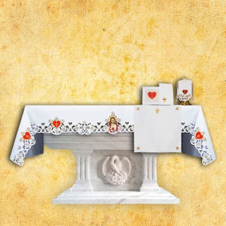 Obrus haftowany "Serce Jezusa" z wizerunkiem (długość do 650cm)