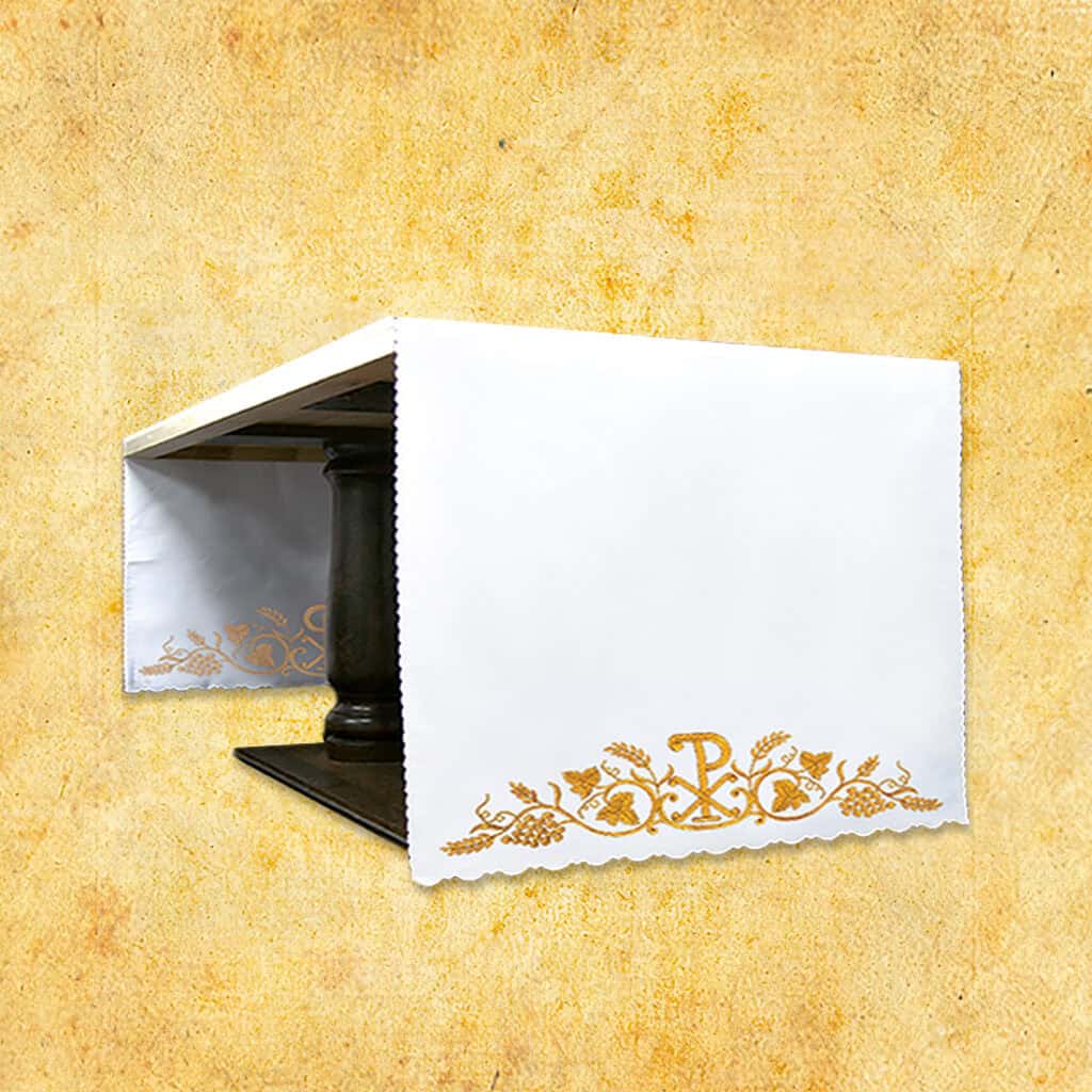 Tovaglia ricamata ai lati