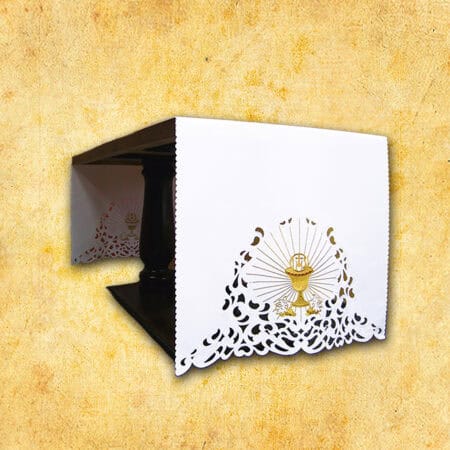 Obrus haftowany po bokach