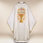 Paramento ecru ricamato con calice