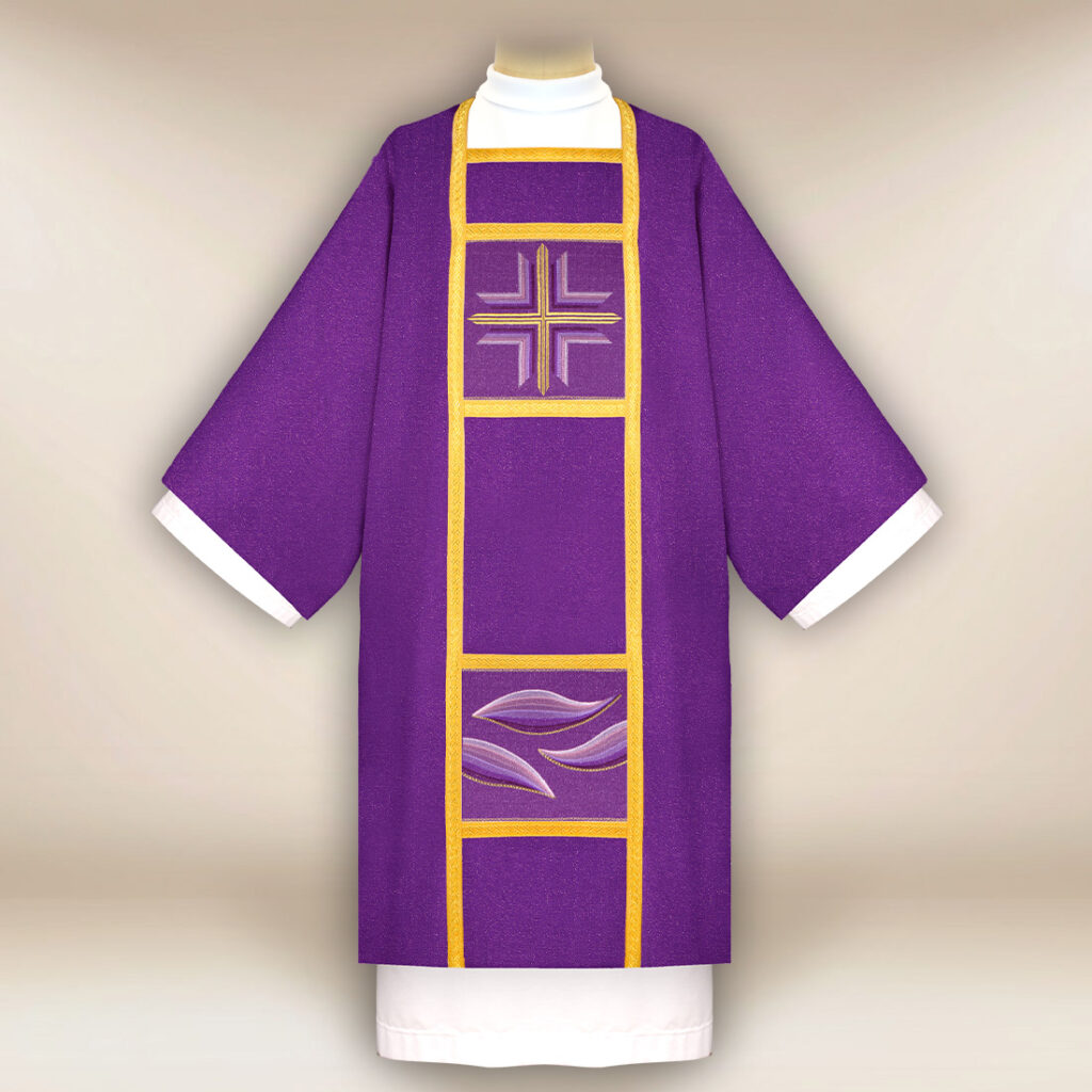 Dalmatica liturgica viola ricamata