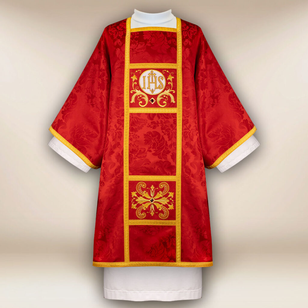 Dalmatica ricamata rossa con IHS