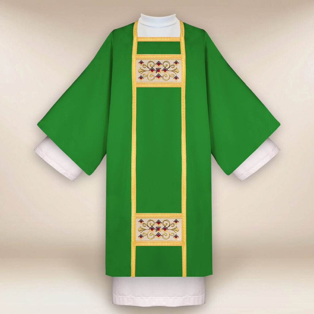 Dalmatica ricamata verde con croce