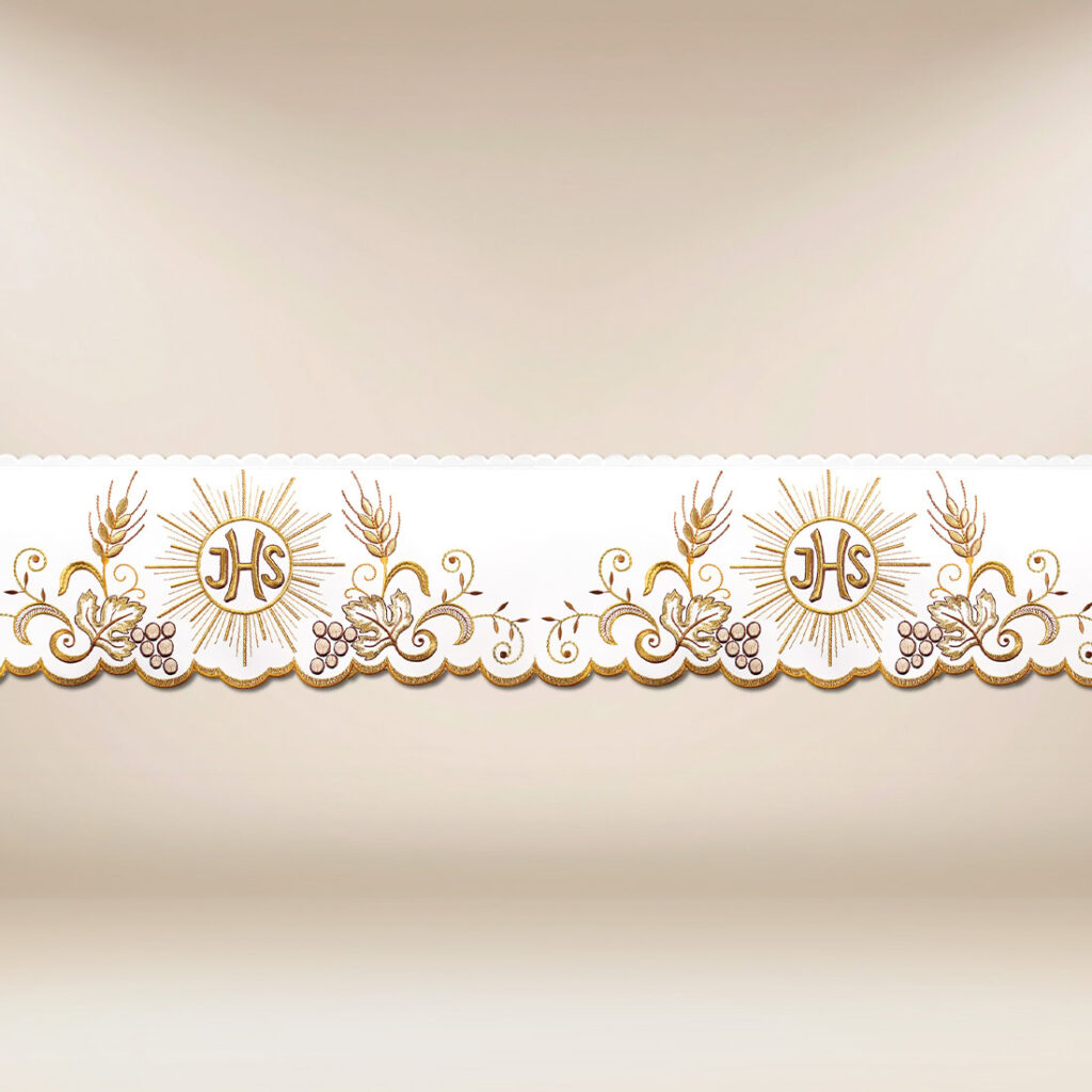 Pizzo ricamato d'oro con IHS