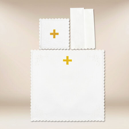 Biancheria per calice ricamata