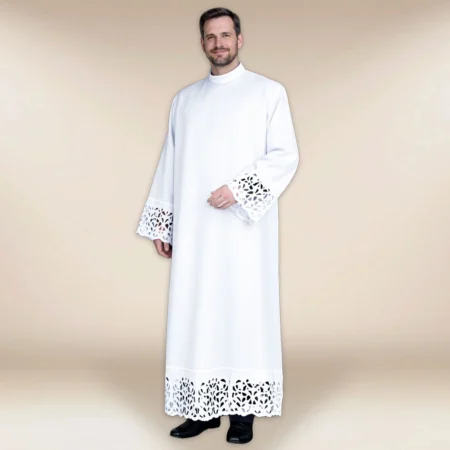 Camice Liturgico ricamato con guipure 164 cm