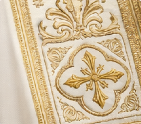 centralny ornament haftowany w szacie liturgicznej