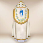 Kapa haftowana “Matka Boża Różańcowa”