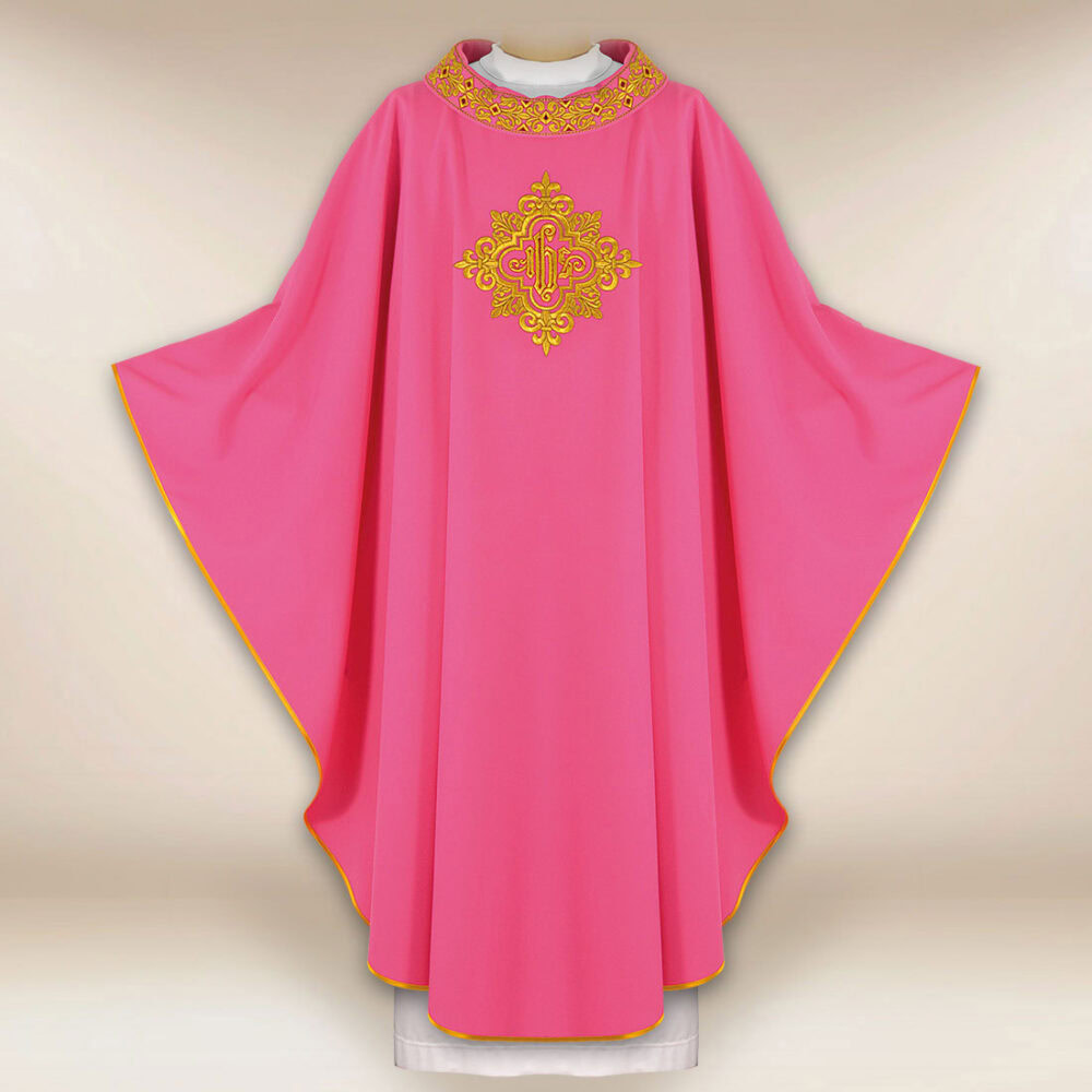 Casula ricamata con IHS rosa