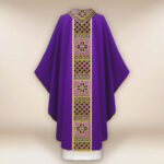 Casula liturgica viola ricamata